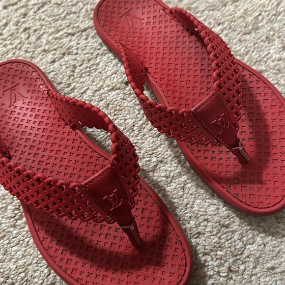 Louis vuttion slides - Picture 4 of 4